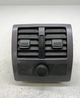Rear air vent grill
