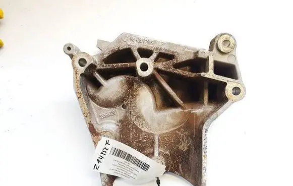 Opel Insignia A Engine mounting bracket 428702815