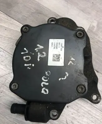 Volkswagen Polo V 6R Vacuum pump 03L145112