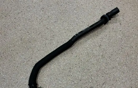 Porsche Taycan 9J1 Engine coolant pipe/hose 9J1121086