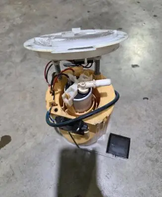 Mercedes-Benz E W212 In-tank fuel pump A2124700194 90L000