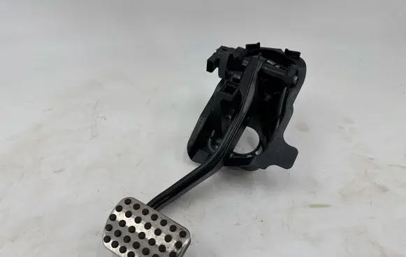 Mercedes-Benz EQC Brake pedal A2052920515
