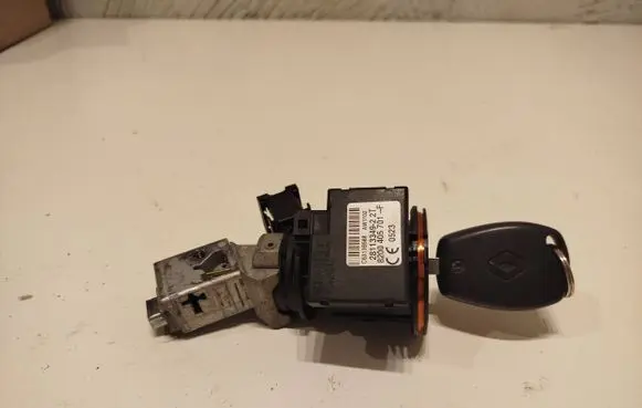 Renault Kangoo II Ignition lock 8200405701 C6313B588 8200405701F
