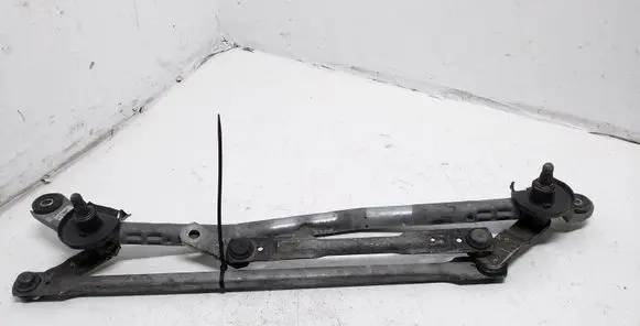 Toyota Avensis T270 Front wiper linkage 