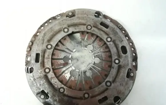 Volkswagen Touran I Pressure plate 03g141025g