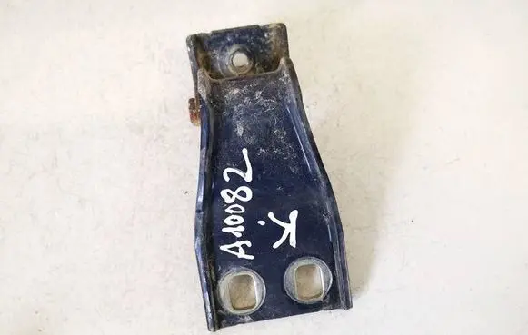 Tailgate/trunk/boot hinge