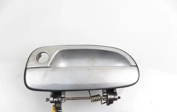 Hyundai Accent Front door exterior handle 826502500