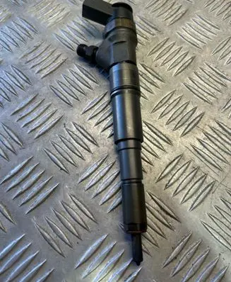 BMW 5 E60 E61 Fuel injector 7794435 0445110209