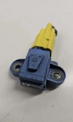 Volkswagen PASSAT B6 Airbag deployment crash/impact sensor