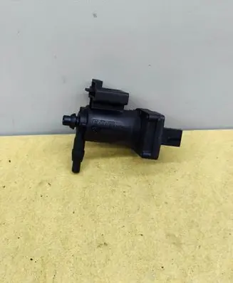 Mercedes-Benz CLK A209 C209 Turbo solenoid valve A2038000178 05Y26