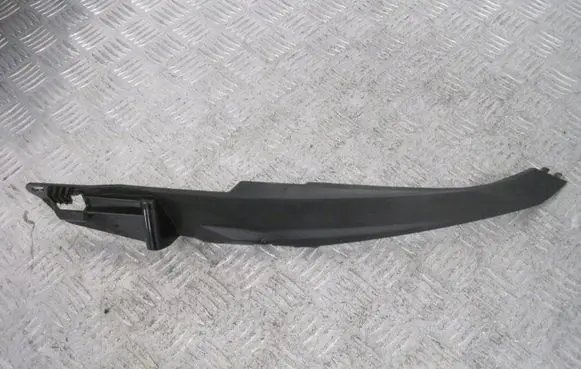 BMW 2 Active Tourer U06 Bonnet wind deflector 8403866