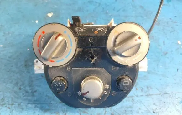 Nissan Versa Air conditioning/heating control unit 2751000B96