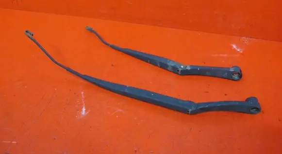 Hyundai i10 Front wiper blade arm