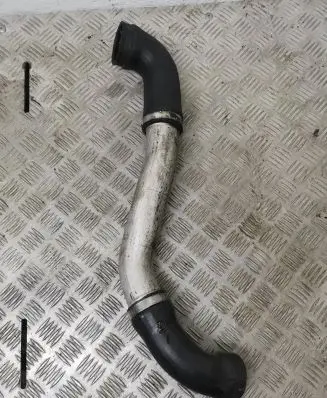 BMW 5 E39 Intercooler hose/pipe 2247967