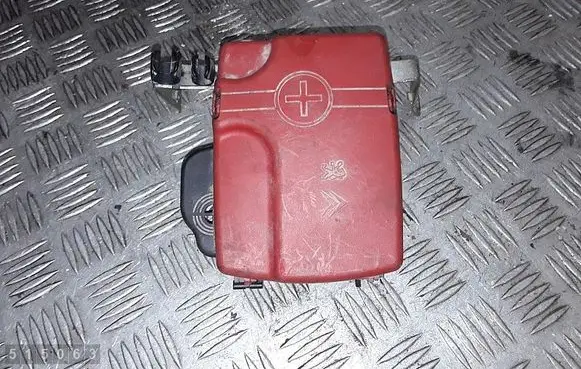 Citroen C6 Fuse module 9652443080