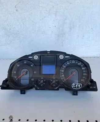 Volkswagen PASSAT B6 Speedometer (instrument cluster)