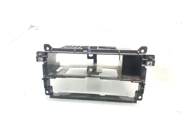 Radio/GPS head unit trim