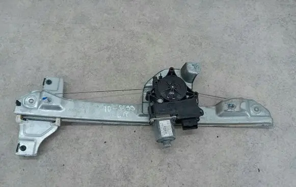 Peugeot 2008 I Front door window regulator with motor 