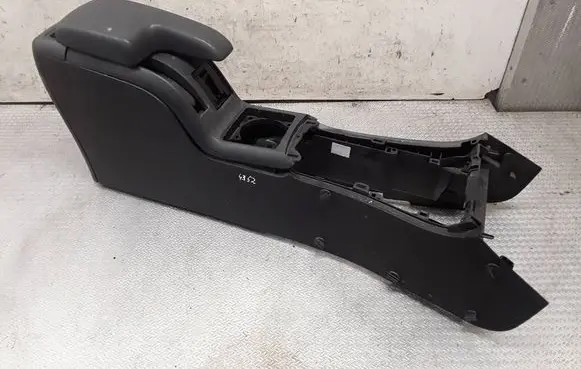 Mercedes-Benz B W245 Center console A1696800050