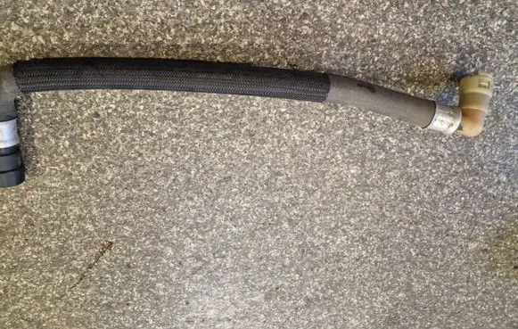 Ford Mustang V Engine coolant pipe/hose