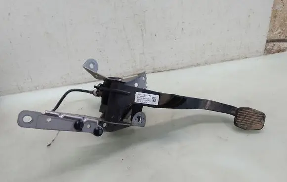 Ford Focus Clutch pedal 4M517B633AU