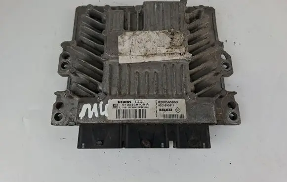 Renault Clio III Engine control unit/module 8200565863 S122326109