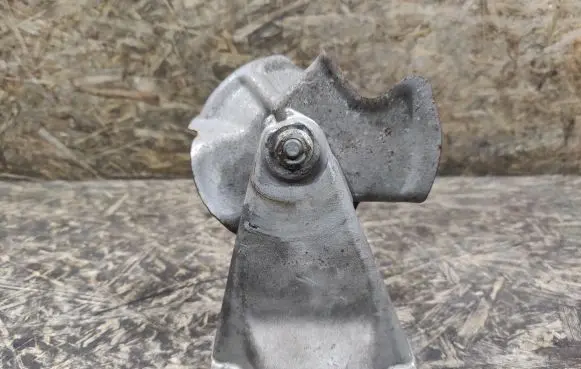 Mercedes-Benz SL AMG R230 Engine mounting bracket A1132232804