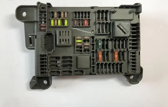BMW X5 E70 Fuse module B010105300 28016481040101 518954021A