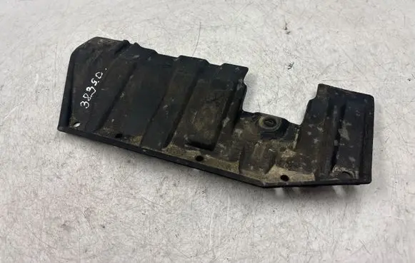 Mitsubishi Lancer X Engine splash shield/under tray MN154382
