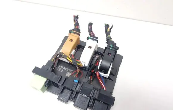 Volkswagen PASSAT B7 Comfort/convenience module 3AA937087