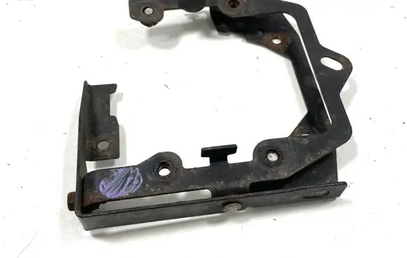 Mitsubishi Outlander Fog light bracket 