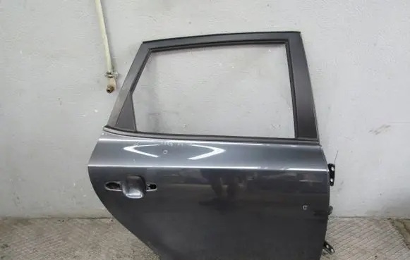 KIA Ceed Rear door