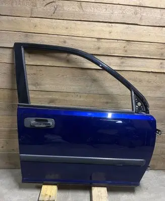 Nissan X-Trail T30 Front door