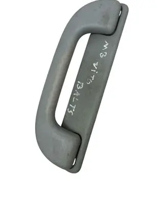 Mercedes-Benz Vito Viano W639 Front interior roof grab handle A6398150036 P0102479