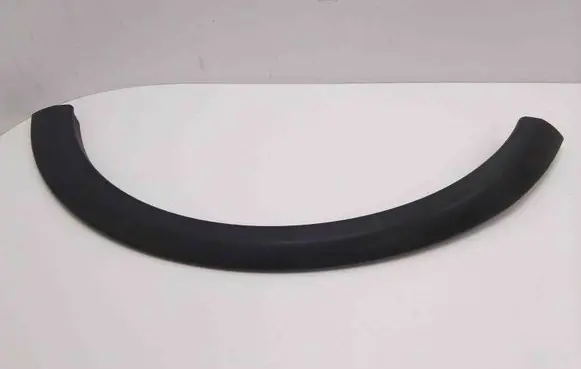 Fender trim (molding)