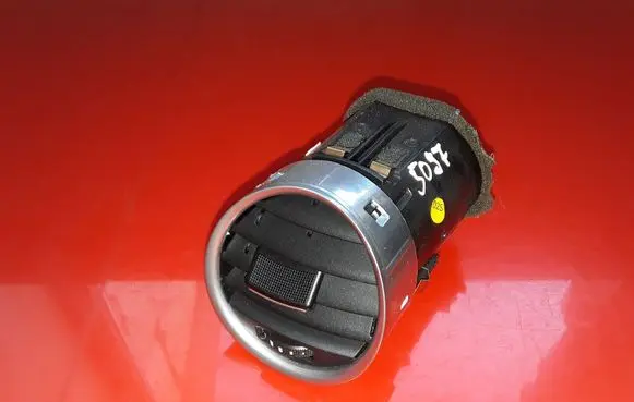 Seat Exeo (3R) Dashboard side air vent grill/cover trim 3R0820901
