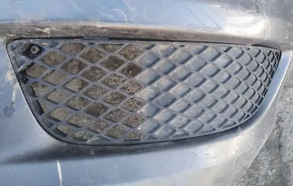 Mitsubishi Lancer X Front bumper lower grill