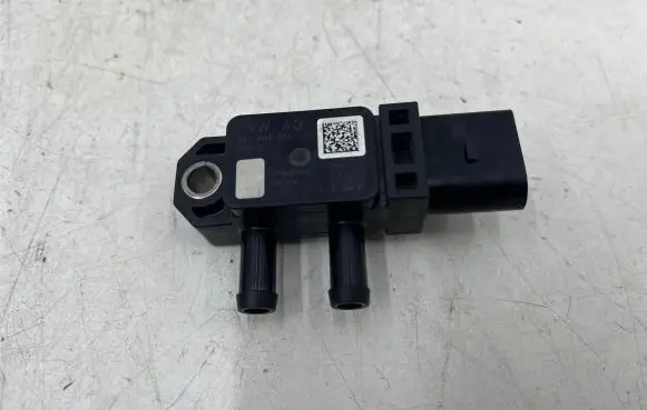 Seat Leon (5F) Exhaust gas pressure sensor 04l906051