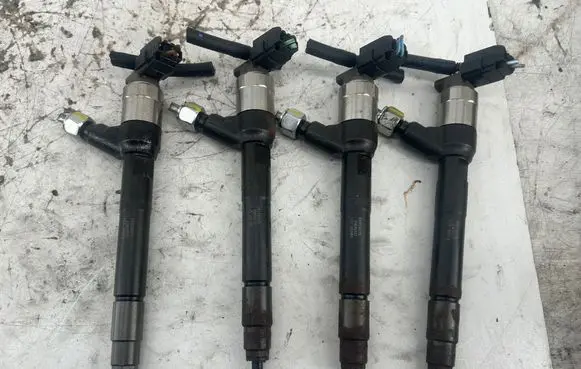 Opel Insignia A Fuel injectors set 55578075