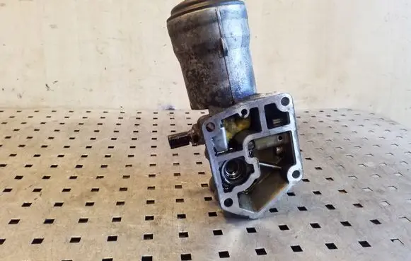 Volkswagen Tiguan Oil filter mounting bracket 045115389K