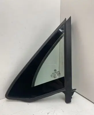 Volkswagen PASSAT B8 Front door vent window glass four-door 3G0845113C