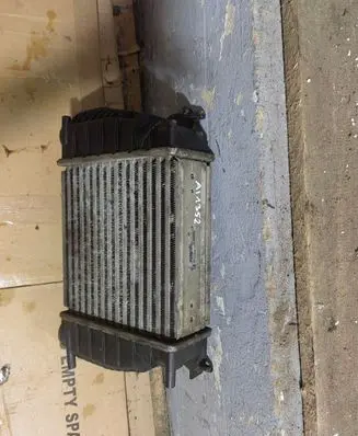 Renault Clio III Intercooler radiator 8200471888B