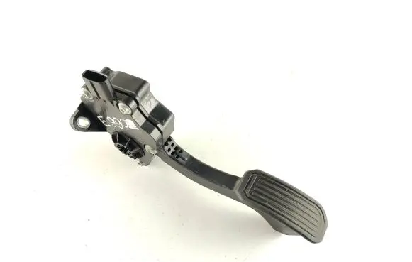 Toyota Prius+ (ZVW40) Accelerator throttle pedal 7811012050 1988008572