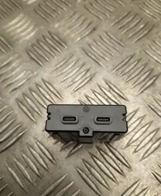 Skoda Octavia Mk4 USB socket connector 3G5035954A