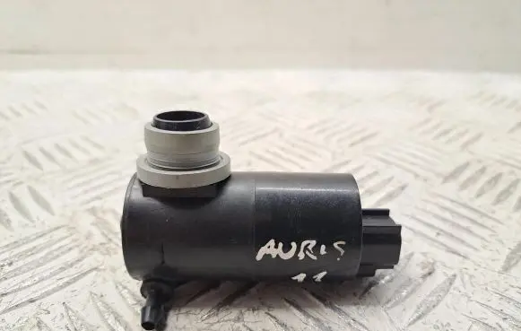 Toyota Auris 150 Windscreen/windshield washer pump 8533002040 30891