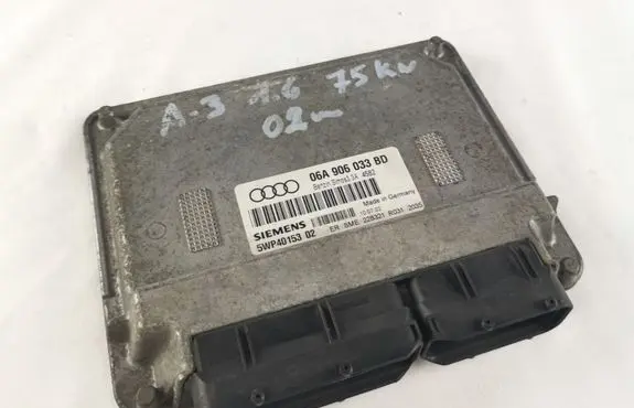 Audi A3 S3 8P Engine control unit/module 06A906033BD 5WP4015302