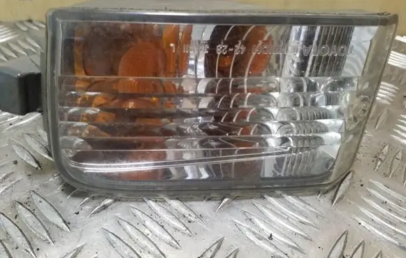 Toyota RAV 4 (XA20) Front indicator light