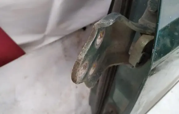 Mitsubishi Space Star Front door upper hinge