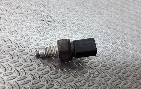 Skoda Octavia Mk2 (1Z) Reversing light switch sensor 02K945415G