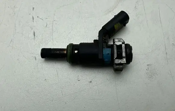 Audi A7 S7 4G Fuel injector 06E906031A